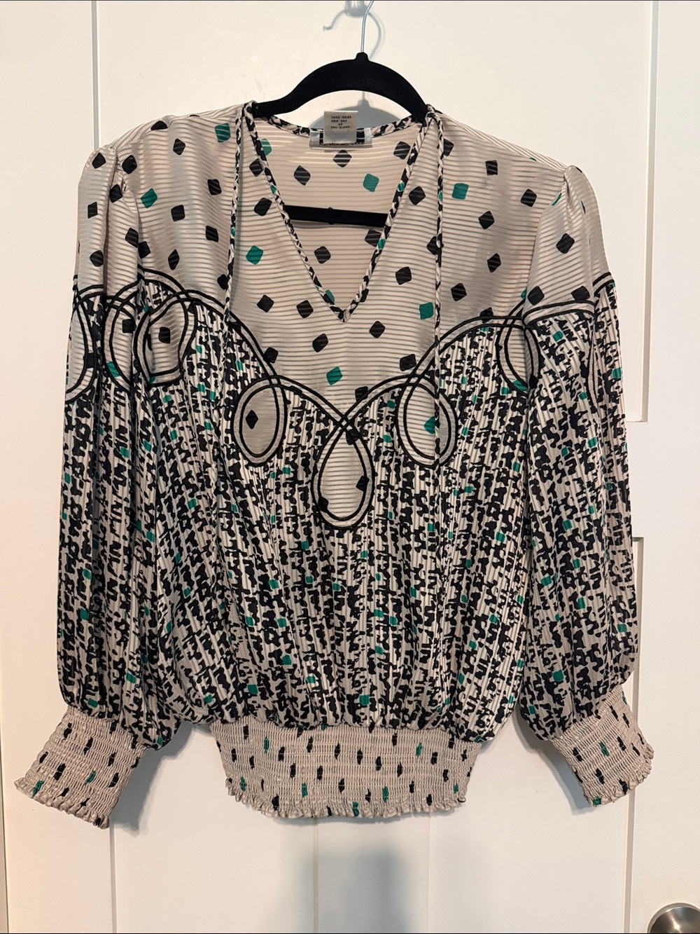 Vintage 80s Abstract V-Neck Printed Blouse in Cream with Green Accents
